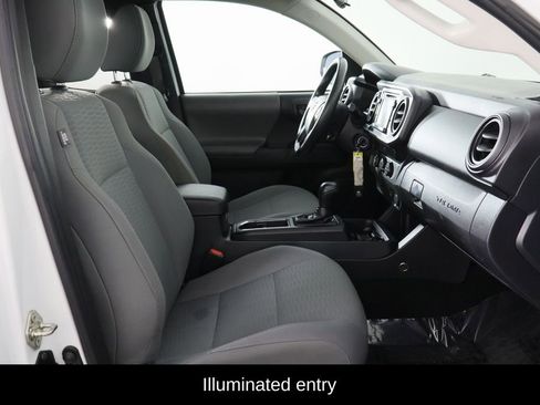 Used 2019 Toyota Tacoma SR image 10