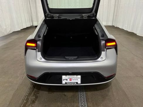 Used 2023 Toyota Prius Prime Premium FWD image 11