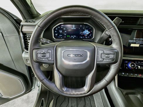 Used 2026 GMC Sierra 2500 Denali Ultimate AWD/4WD image 9