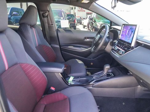Certified 2025 Toyota Corolla SE w/ SE Premium Package FWD image 17