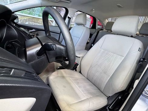Used 2018 Ford Focus SE FWD image 18