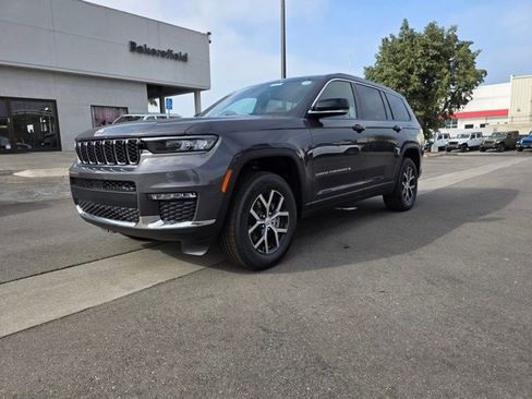 New 2025 Jeep Grand Cherokee L Limited w/ Trailer Tow Package image 3