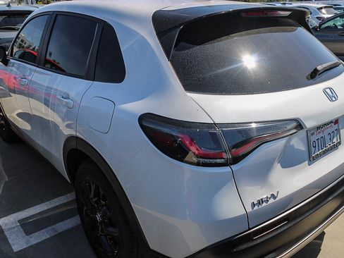 Used 2025 Honda HR-V Sport image 12