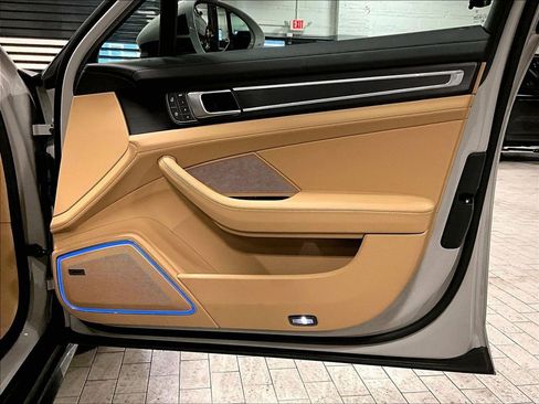 Certified 2023 Porsche Panamera 4 Platinum Edition image 29