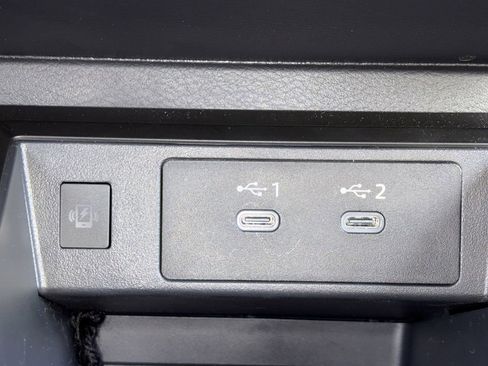 Used 2026 Nissan Kicks SR FWD image 16