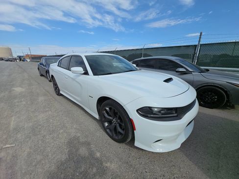 Used 2019 Dodge Charger R/T RWD image 4