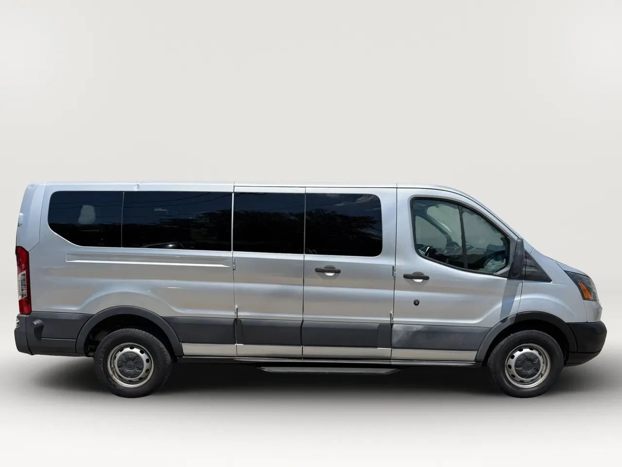 Used 2015 Ford Transit 350 XL RWD image 2