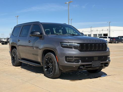 Used 2024 Jeep Wagoneer Series II image 1