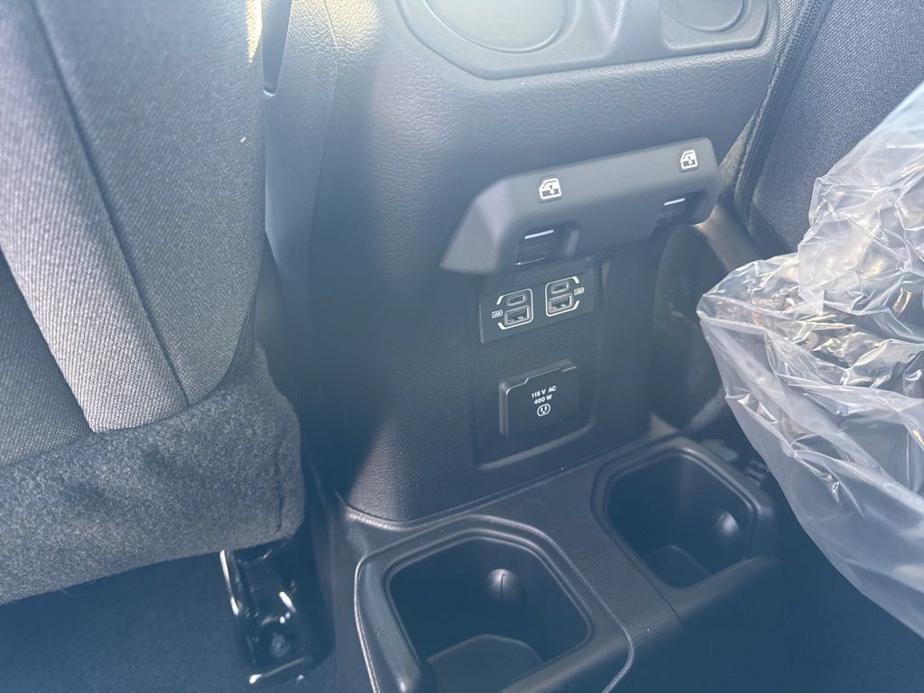 Used 2025 Jeep Gladiator Sport AWD/4WD image 45