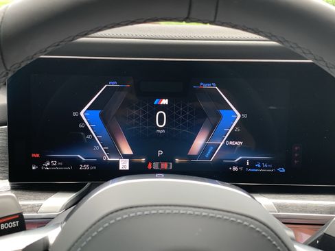 New 2025 BMW 750e xDrive image 23