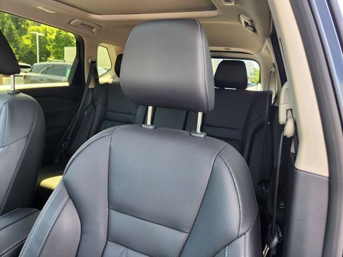 Used 2025 Nissan Rogue Platinum FWD image 11
