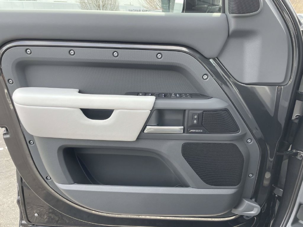 New 2026 Land Rover Defender 110 S AWD/4WD image 31