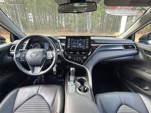 Used 2021 Toyota Camry SE w/ Carpet Mat Package (TMS) image 16