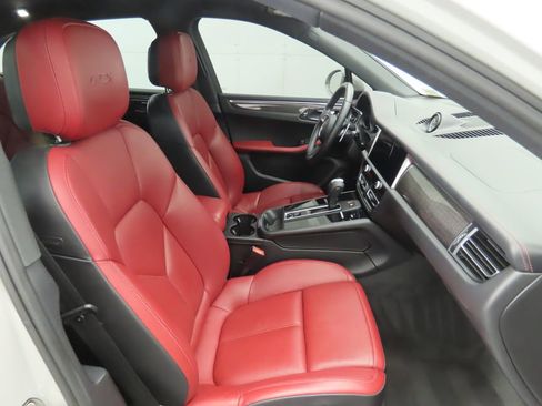 Used 2022 Porsche Macan GTS image 21