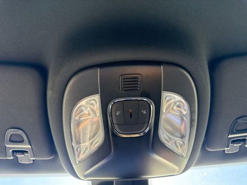 Used 2025 Jeep Compass Limited AWD/4WD image 27