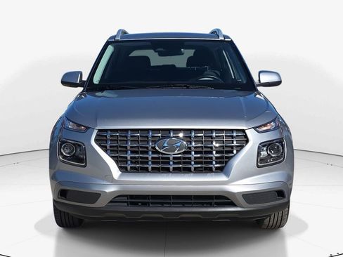 Used 2024 Hyundai Venue SEL image 11