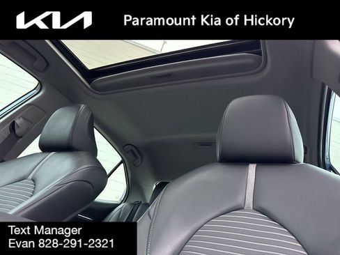 Used 2024 Toyota Camry SE image 30