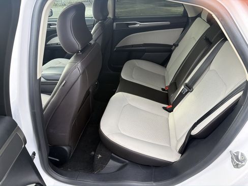 Used 2019 Ford Fusion SE w/ Equipment Group 151A image 12