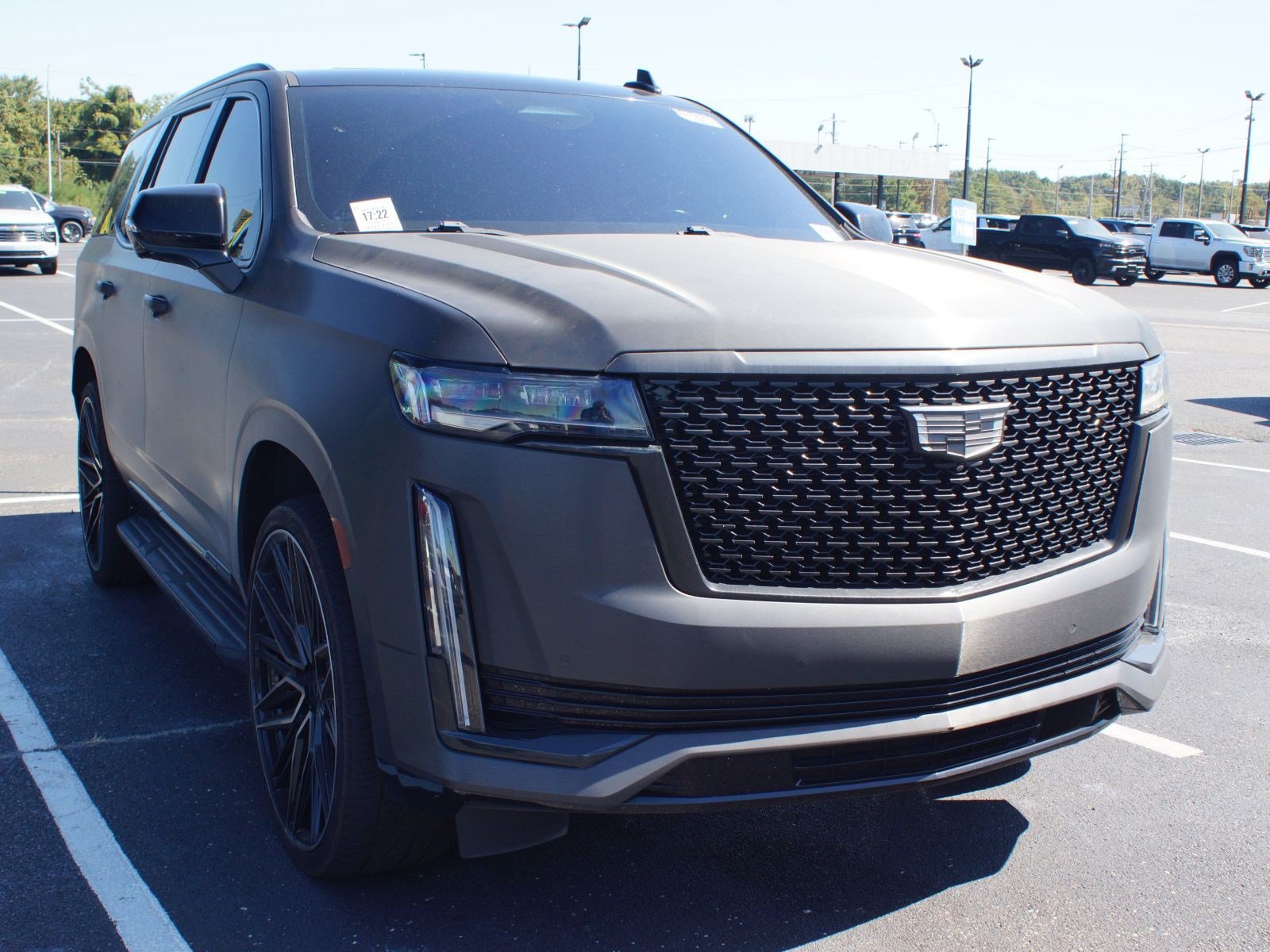 Used 2021 Cadillac Escalade Premium Luxury AWD/4WD image 3