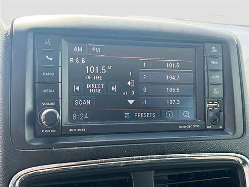 Used 2019 Dodge Grand Caravan SE image 18