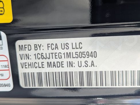 Used 2021 Jeep Gladiator Mojave w/ Cold Weather Group AWD/4WD image 33