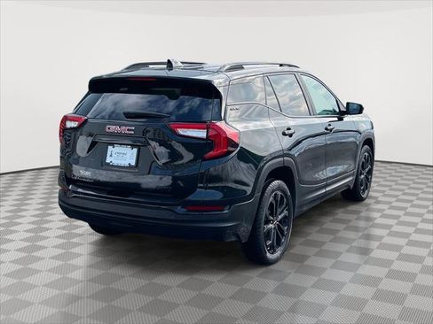 Used 2022 GMC Terrain SLE w/ Driver Convenience Package image 4
