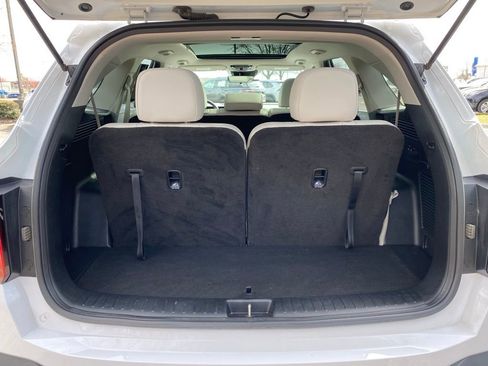 Used 2025 Kia Sorento S w/ Panoramic Sunroof Package image 40