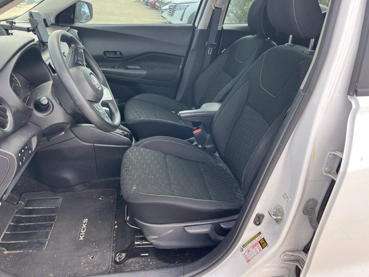 Used 2022 Nissan Kicks S FWD image 5