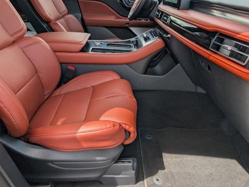 New 2026 Lincoln Aviator Reserve w/ Luxury Package AWD/4WD image 29