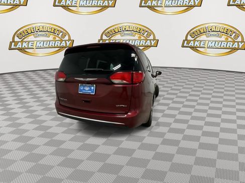 Used 2020 Chrysler Pacifica Limited FWD image 2