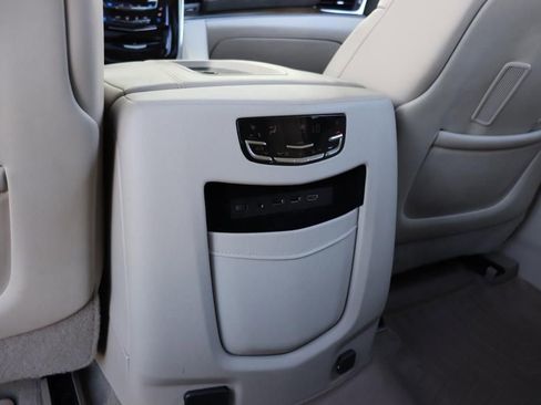 Used 2019 Cadillac Escalade ESV Premium Luxury image 69