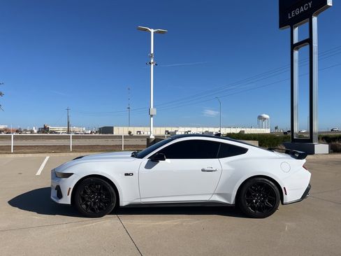 Used 2025 Ford Mustang GT Premium w/ GT Performance Package image 3
