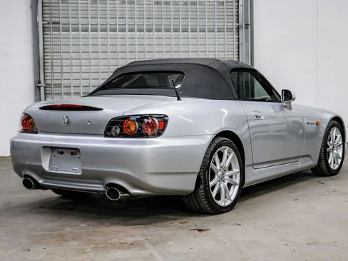 Used 2004 Honda S2000 image 9
