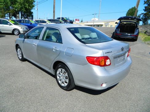 Used 2010 Toyota Corolla LE FWD image 6