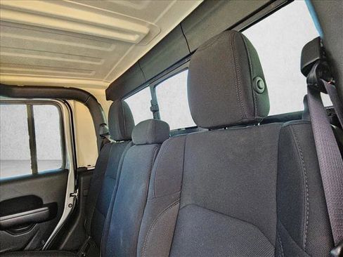 Used 2021 Jeep Gladiator Sport image 19