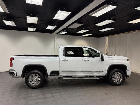 New 2026 Chevrolet Silverado 2500 High Country w/ High Country Premium Package AWD/4WD image 5