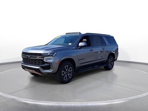 Used 2022 Chevrolet Suburban Z71 w/ Luxury Package AWD/4WD image 4