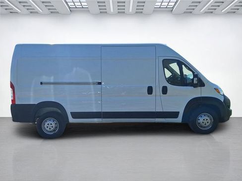 Used 2023 RAM ProMaster 2500 FWD image 3