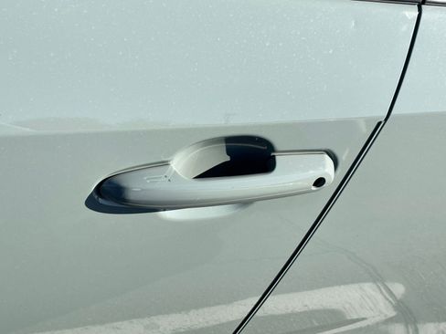 Used 2023 Toyota RAV4 XLE w/ Convenience Package image 9