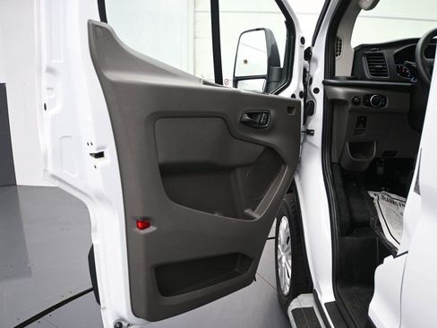 Used 2025 Ford Transit 250 Low Roof w/ Exterior Upgrade Package RWD image 30