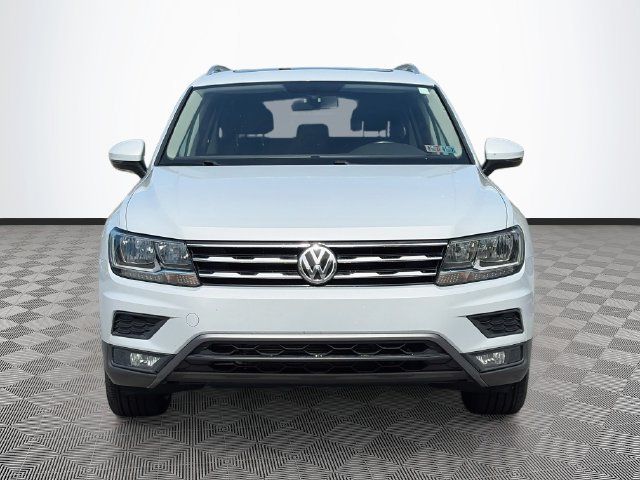 Used 2018 Volkswagen Tiguan SEL AWD/4WD image 2