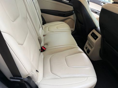 Used 2021 Ford Edge Titanium image 19