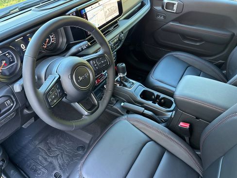 New 2026 Jeep Gladiator Rubicon image 10