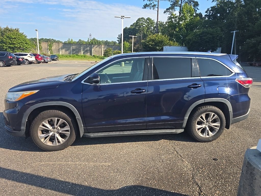 Used 2014 Toyota Highlander XLE AWD/4WD image 8
