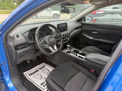 Used 2024 Nissan Sentra SR FWD image 9