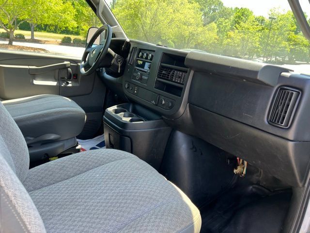 Used 2016 Chevrolet Express 2500 RWD image 16