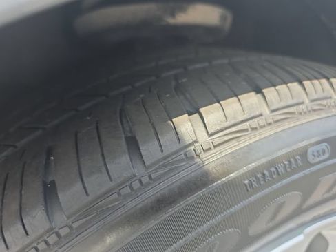Used 2025 Chevrolet Malibu LT FWD image 32