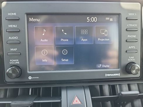 Used 2021 Toyota RAV4 LE AWD/4WD image 19