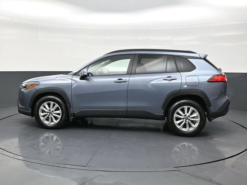 Used 2024 Toyota Corolla Cross LE image 2