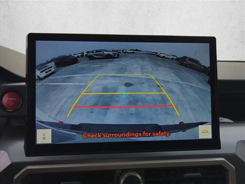 Used 2024 Toyota Tacoma TRD Off-Road image 18